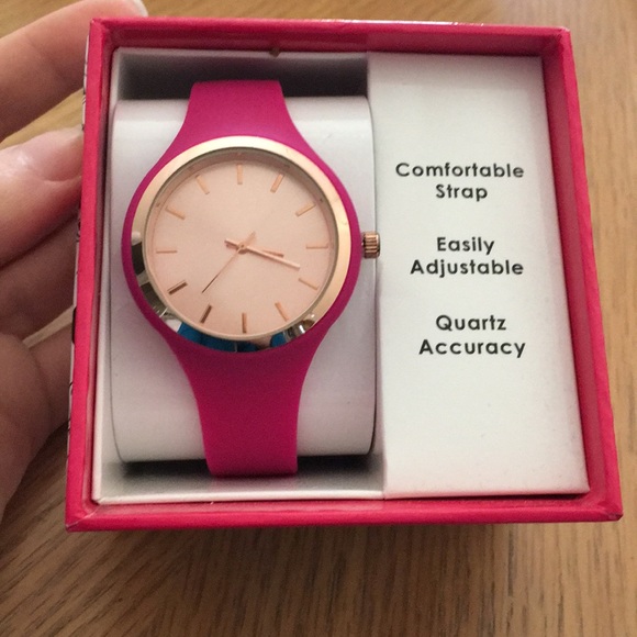 Pink Rubber Watch - Picture 2 of 7